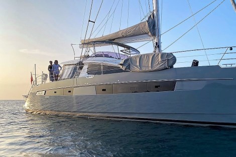 Review img # 32 of the yacht ALLURE 64