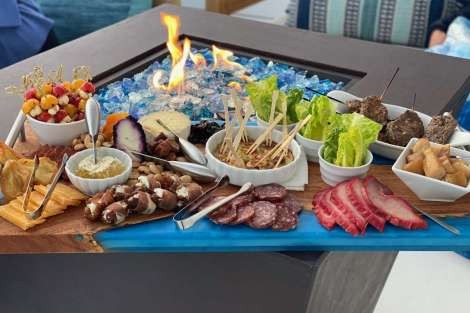 Review img # 6 of the yacht Dauntless