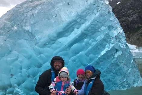 Review img # 10 of the yacht Dauntless