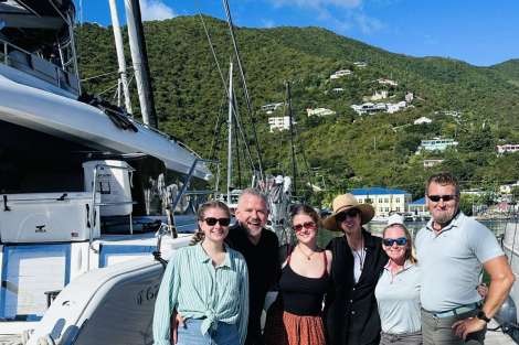 Review img # 1 of the yacht DRAGONFLY