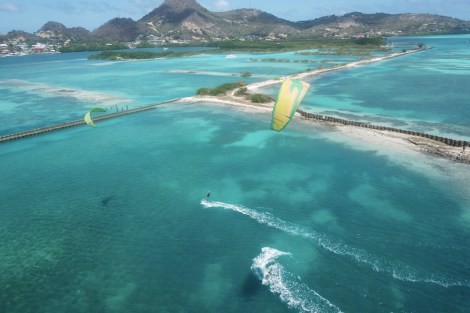 Review img # 79 of the yacht Groovy