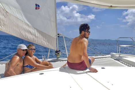 Review img # 35 of the yacht Groovy