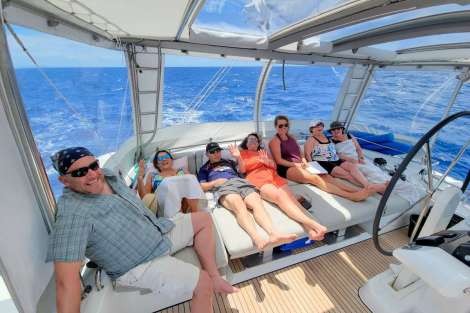 Review img # 88 of the yacht LIQUID ZEN