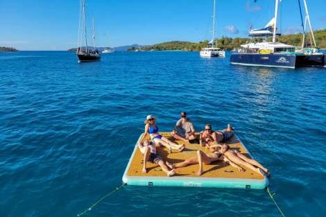 Review img # 86 of the yacht LIQUID ZEN