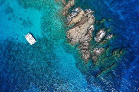 Review img # 79 of the yacht LIQUID ZEN