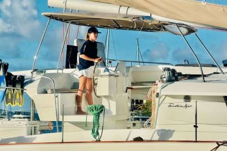 Review img # 9 of the yacht PERPETUAL BLUE