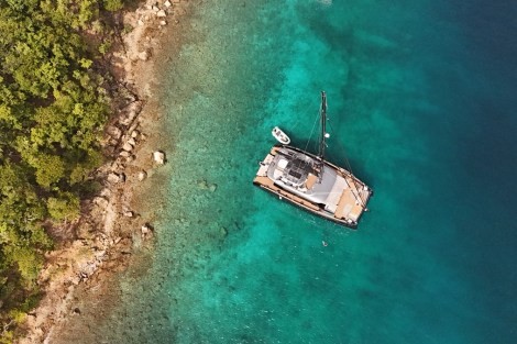 Review img # 5 of the yacht RELENTLESS II  80