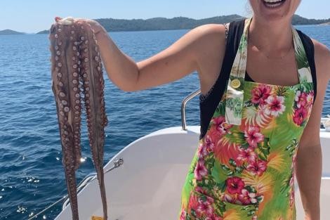 Review img # 22 of the yacht RESPITE AT SEA