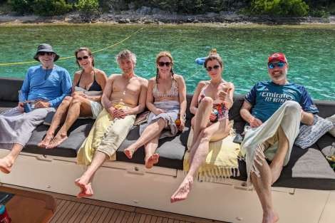 Review img # 7 of the yacht RESPITE AT SEA