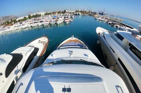 Review img # 36 of the yacht TOP SHELF